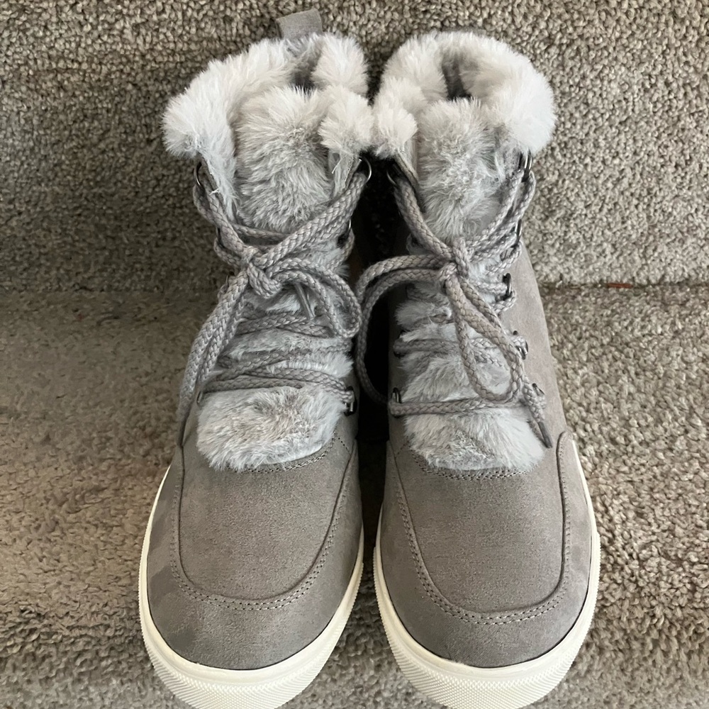 NWOB MADDEN GIRL Faux Fur Faux Suede Booties - Picture 2 of 9